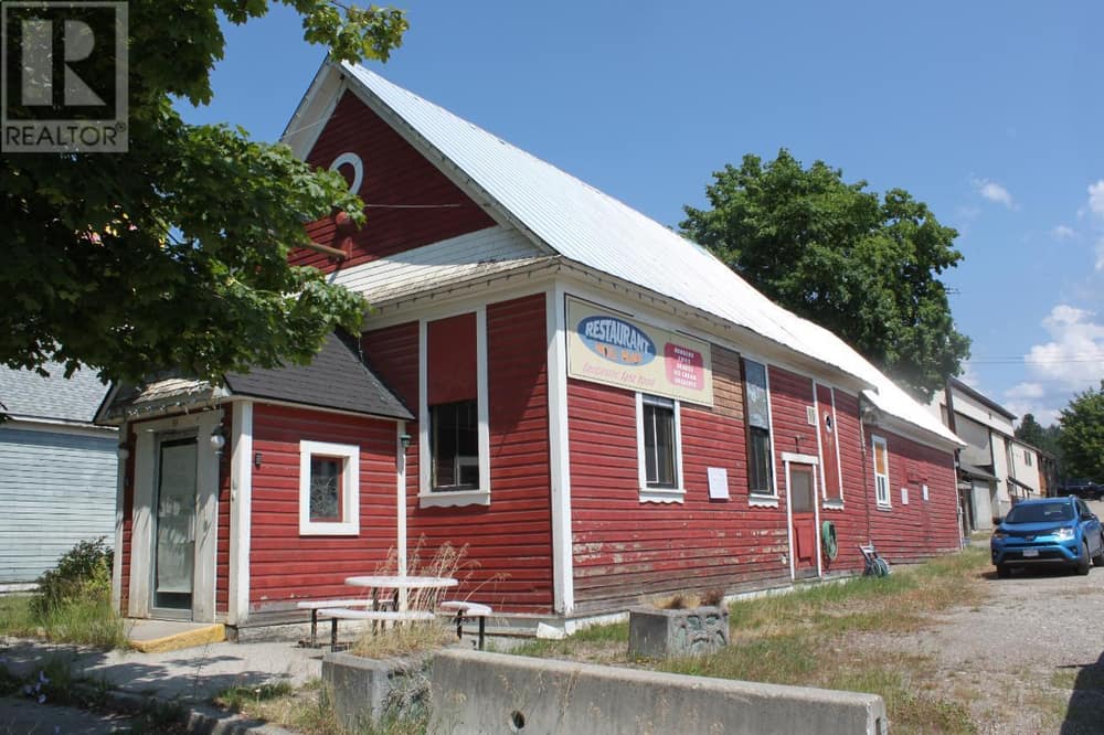 93 5TH  NW Avenue, Nakusp