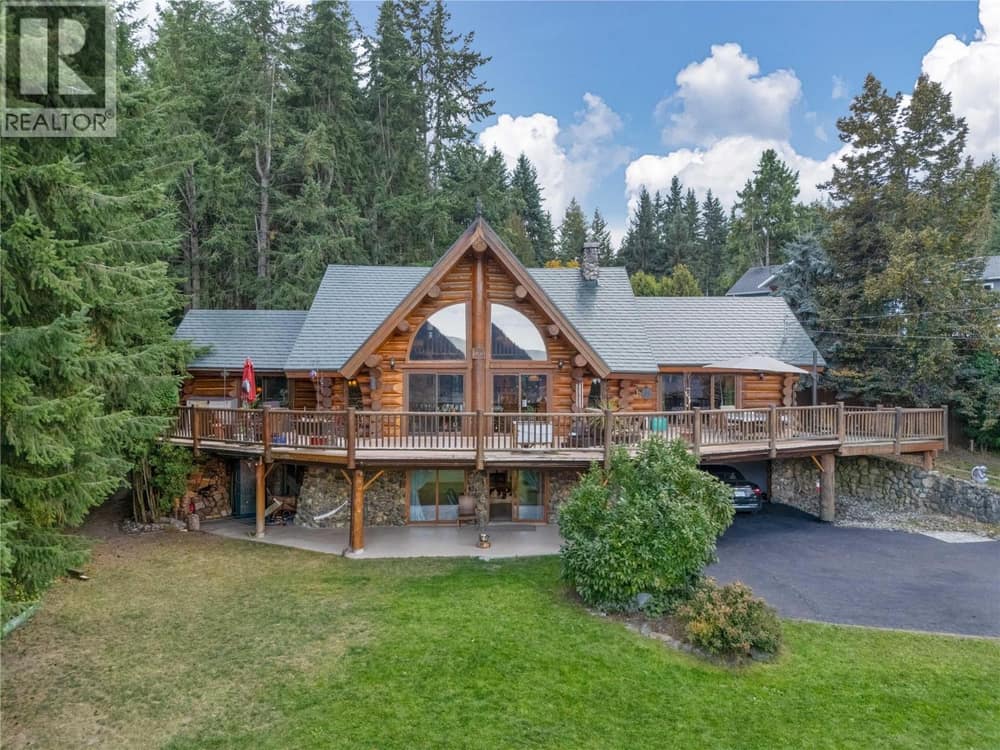 Spacious custom log home