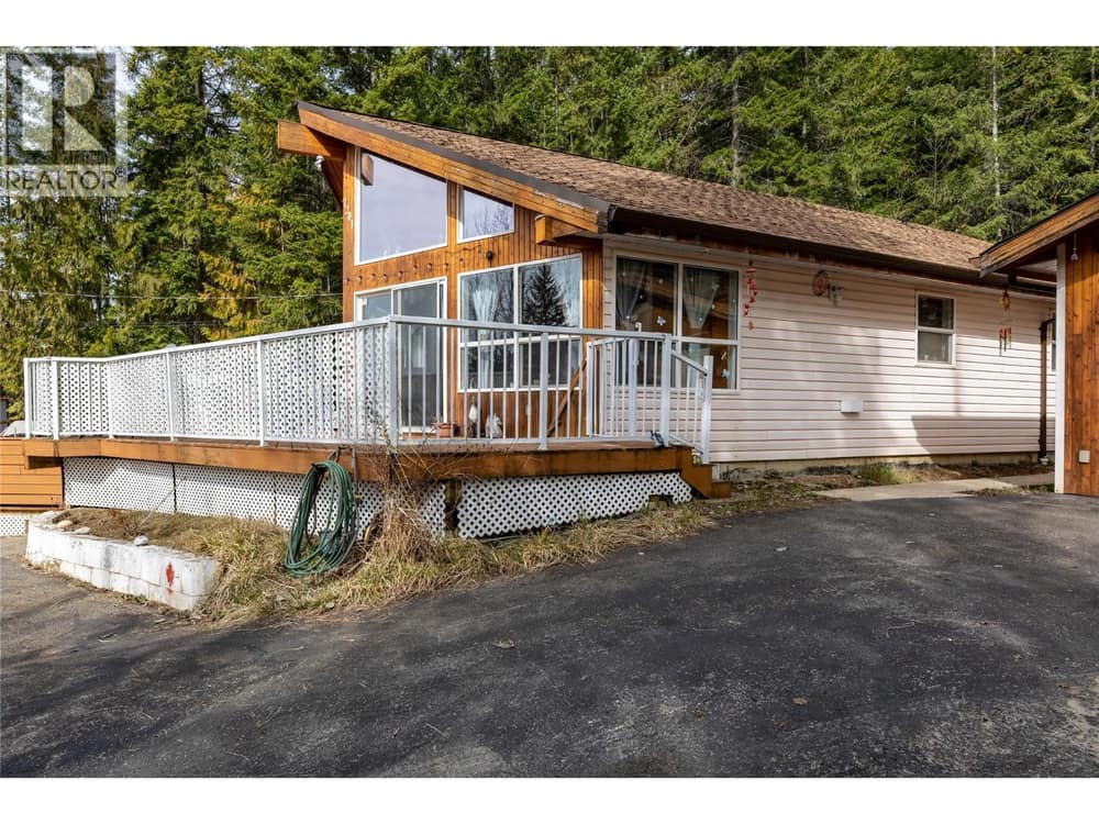 7241 Estate Place, Anglemont