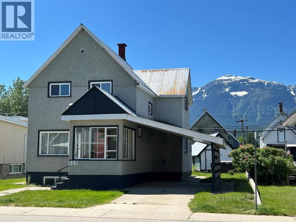 309 Third Street E, Revelstoke