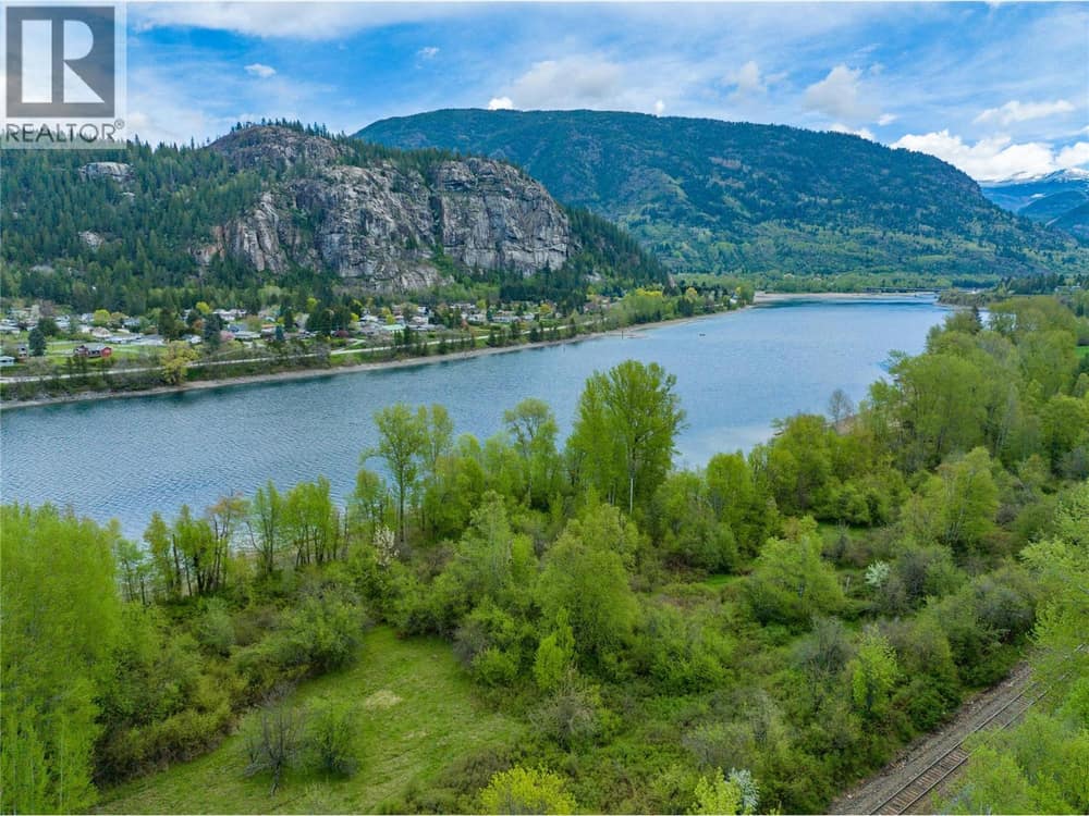 1601 ARROW LAKES Drive, Castlegar