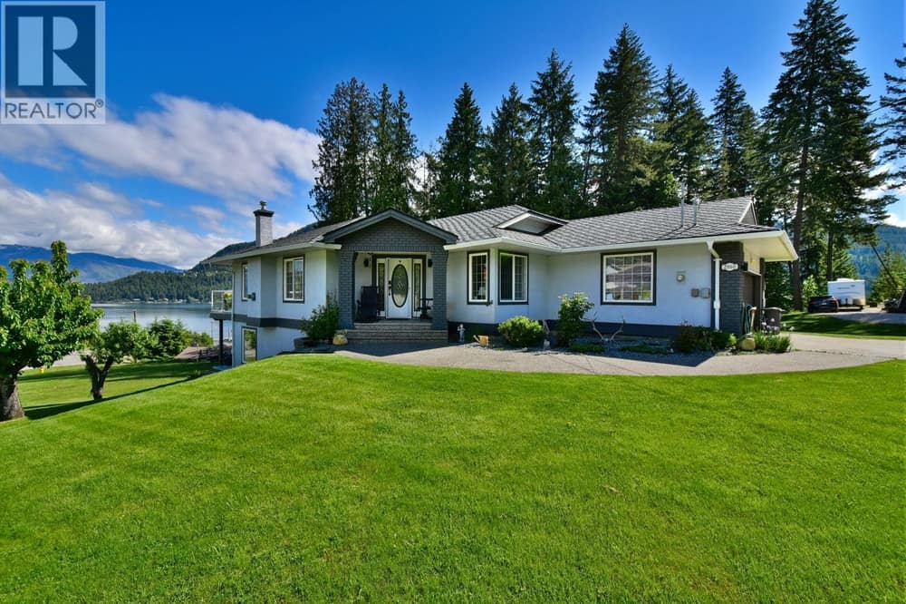 2860 Marine Drive, Blind Bay