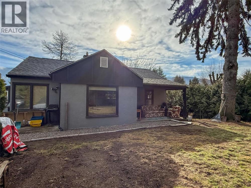2533 Columbia Avenue, Castlegar