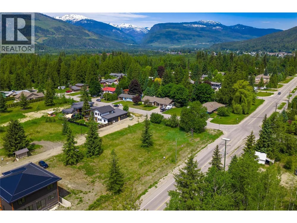 2006 Lanzo Lane, Revelstoke