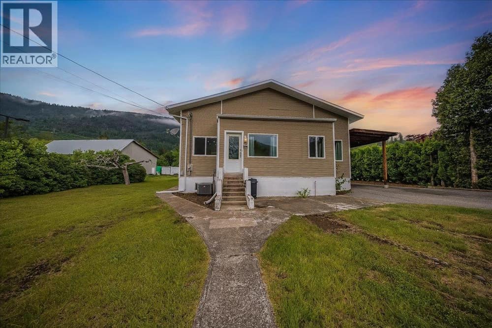 309 12th Avenue, Genelle
