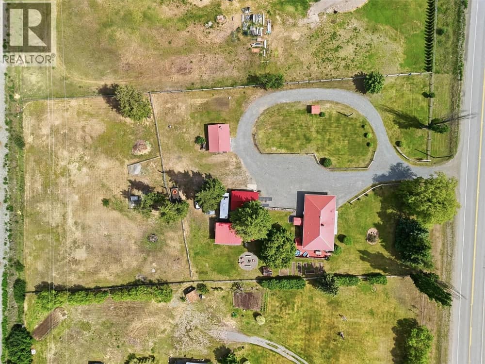 3191 Yellowhead Highway S, Barriere