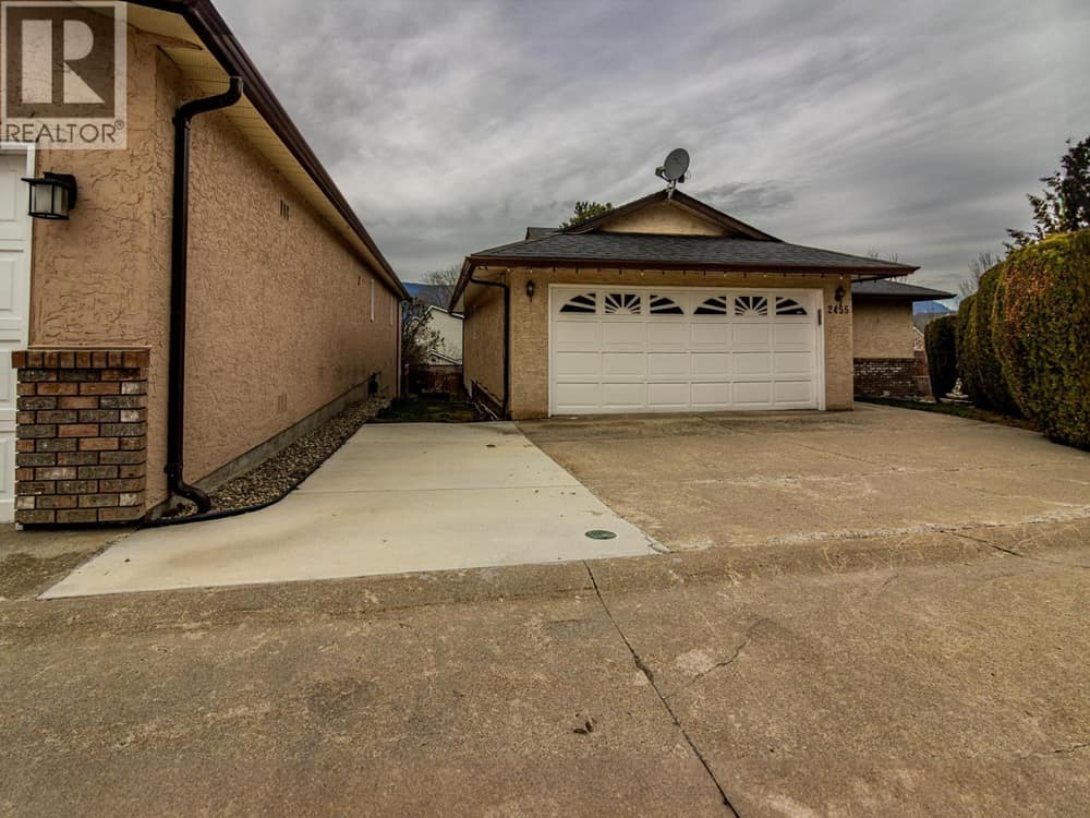 2455 5TH Avenue NE, Salmon Arm