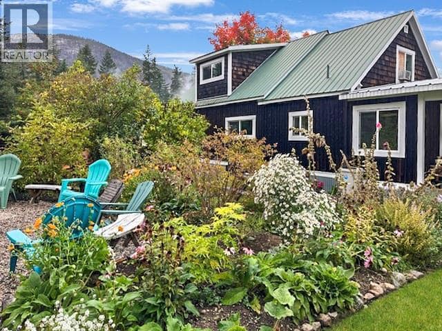 602 Slocan Street, Slocan