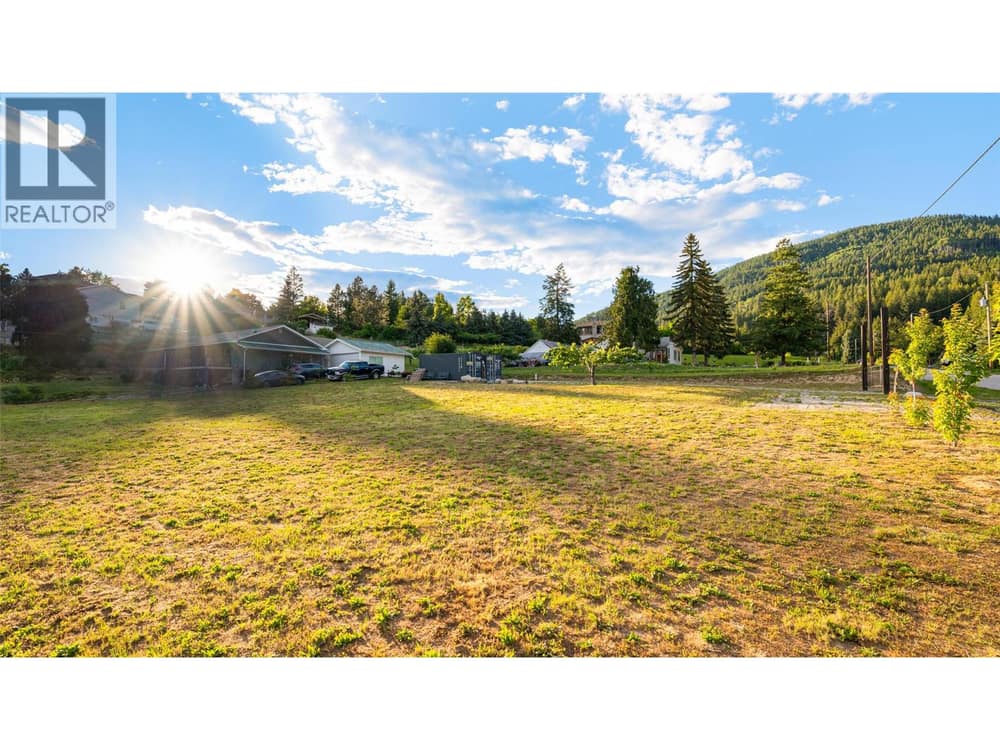 2628 3 Highway, Erickson