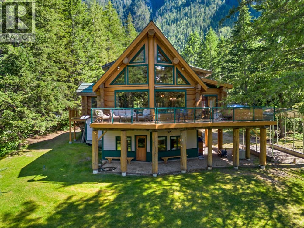 3866 ROCK ISLAND Road, Nakusp