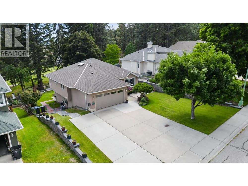 2211 Shannon Woods Place, West Kelowna