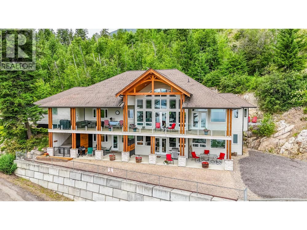 5694 Trans Canada Highway NW, Salmon Arm