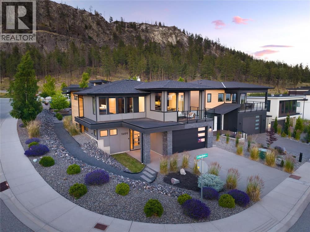 9499 Ledgestone Road, Lake Country
