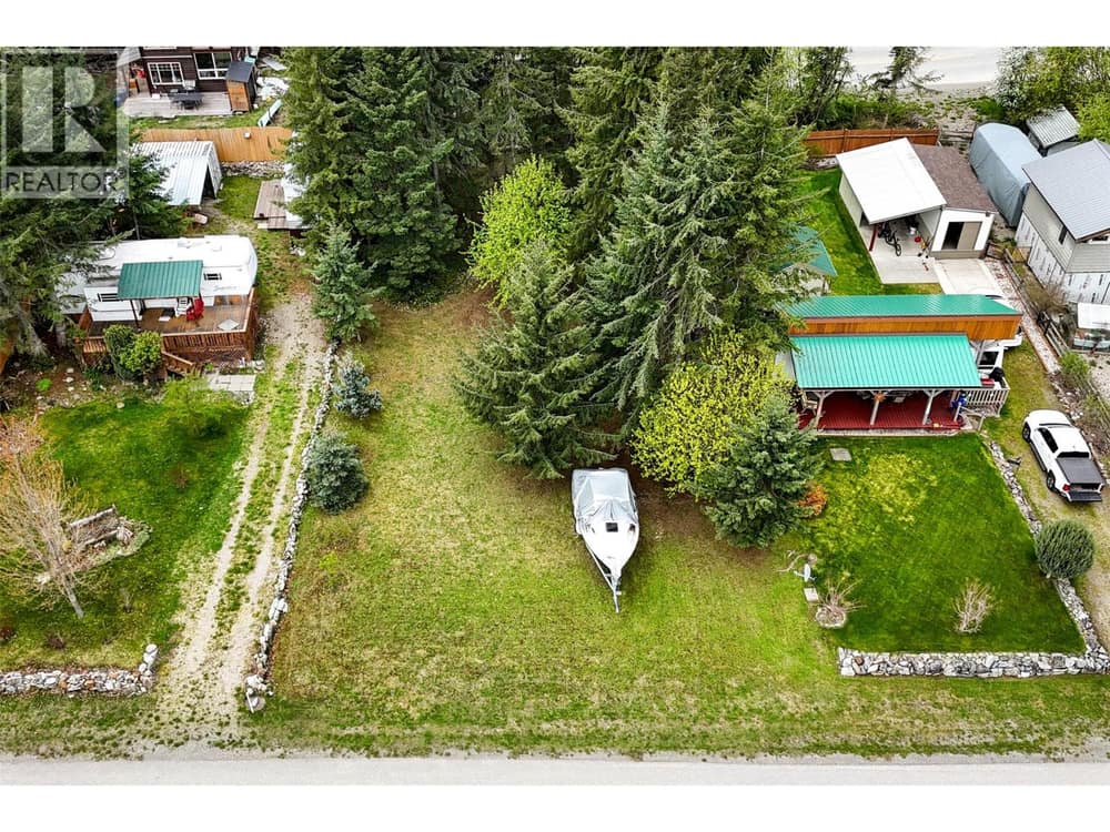 Lots 22, 23, 24 Main Street, Lardeau