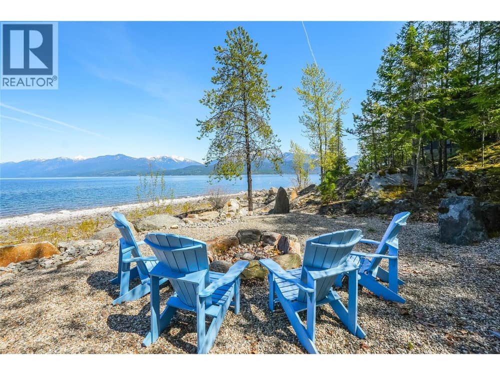283 Kootenay Lake Road, Procter