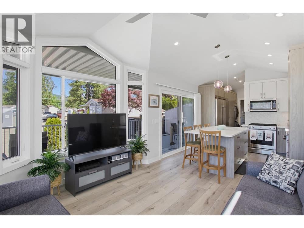 8242 97a Highway Unit# 30, Mara