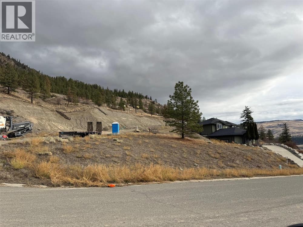 4250 Falcon Crest Drive, Merritt