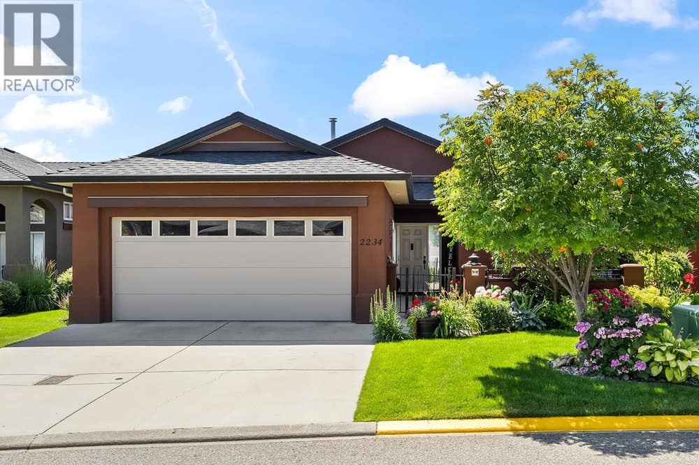 3-Bedrooms + Den| 3-Bathrooms | 2928 sqft | Sonoma Pines/Westbank Centre