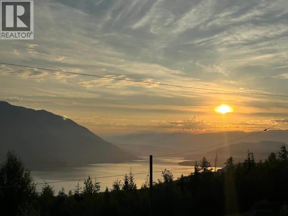 4652 Rose Crescent, Eagle Bay