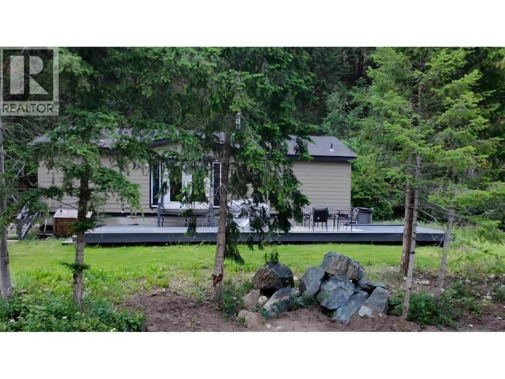 2385 Eva Road, Lee Creek