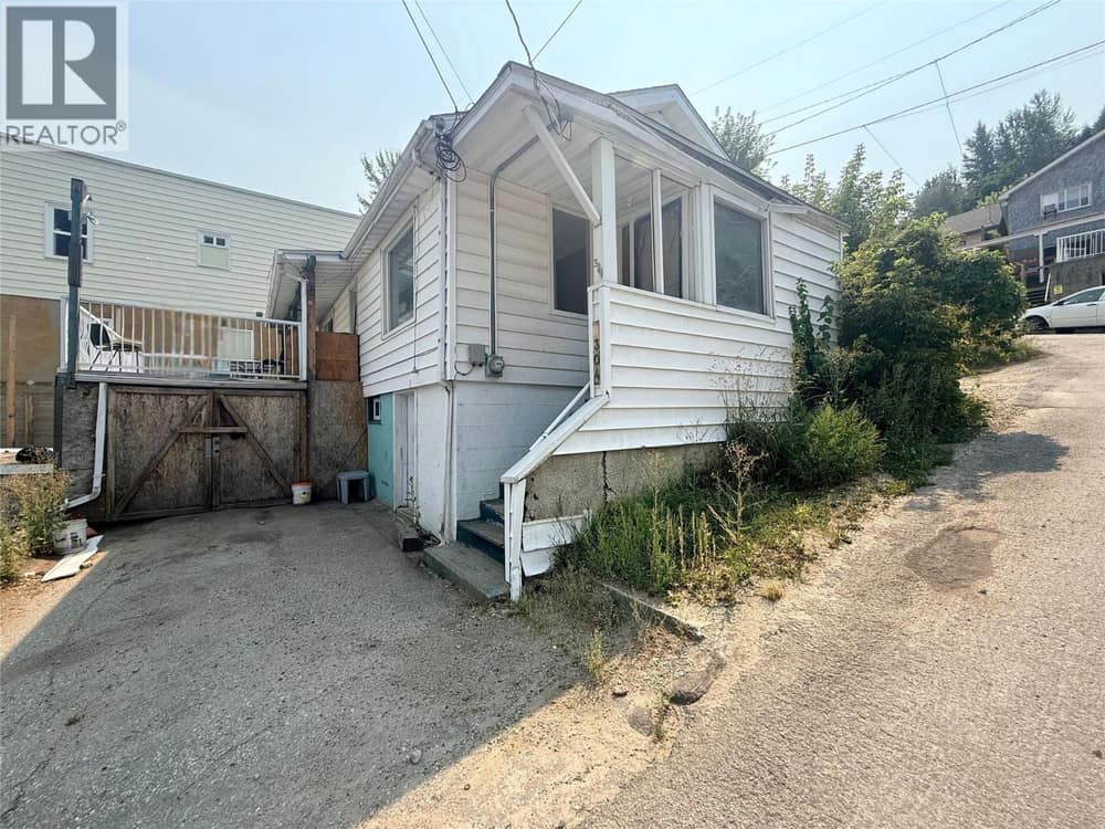 304 McAnally Street, Trail