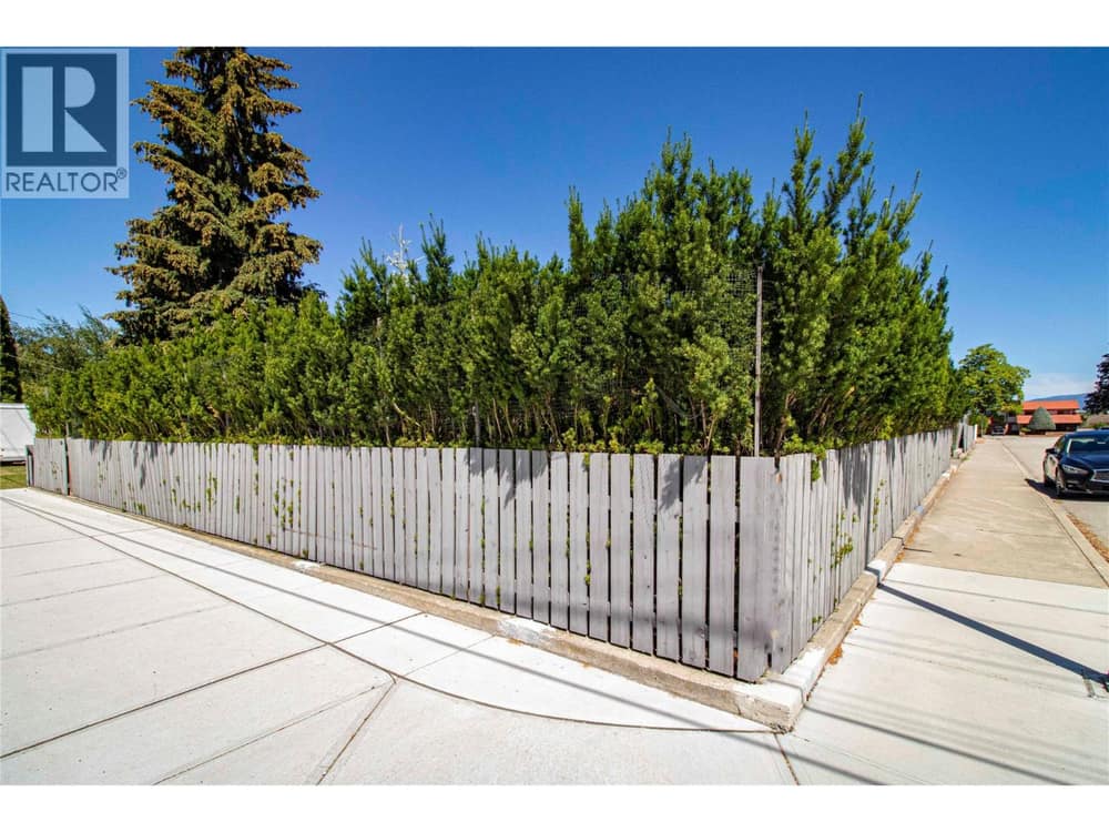 105 Lee Avenue, Penticton