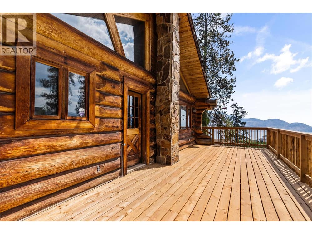 5876 Victoria Street, Peachland