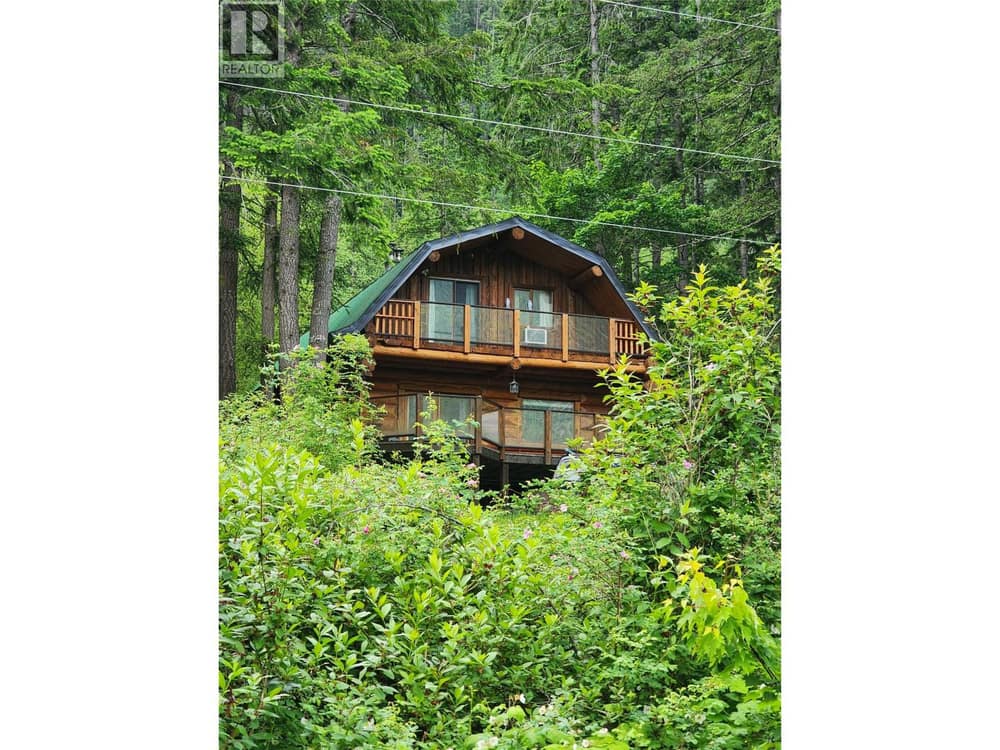 3660 Highway 6, Nakusp