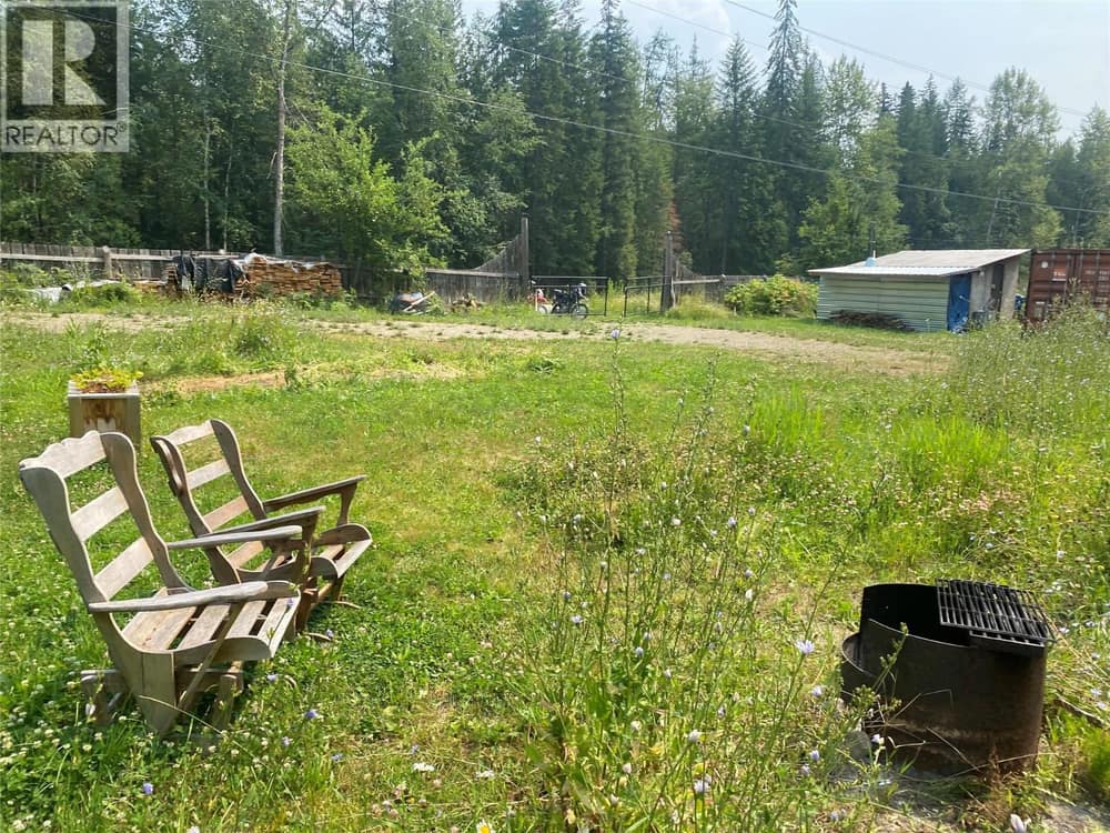 9052 6 Highway, Edgewood