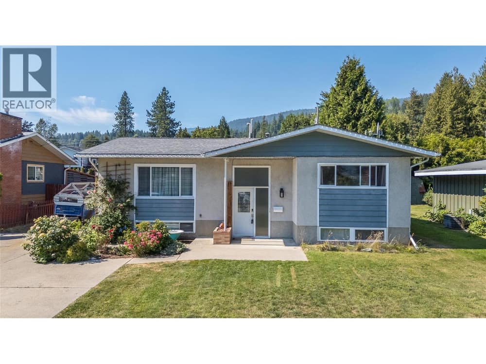 1684 RIDGEWOOD Drive, Castlegar