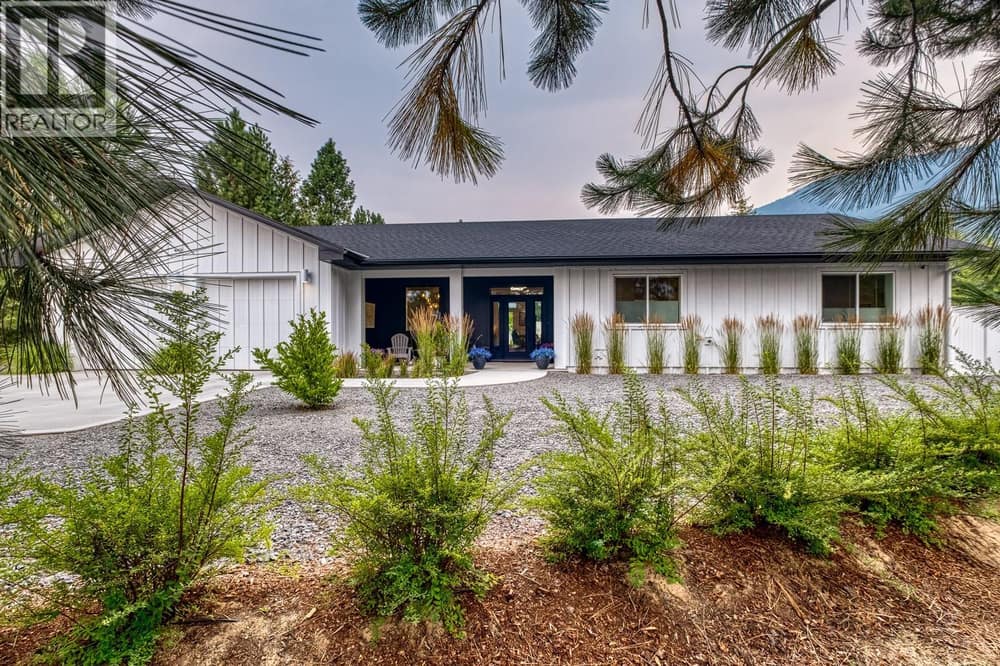 1217 McPhee Road, Castlegar