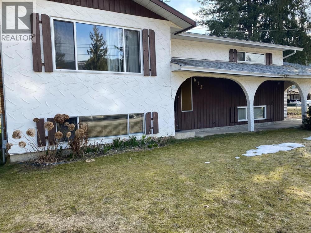 613 Forest Park Street, Sicamous