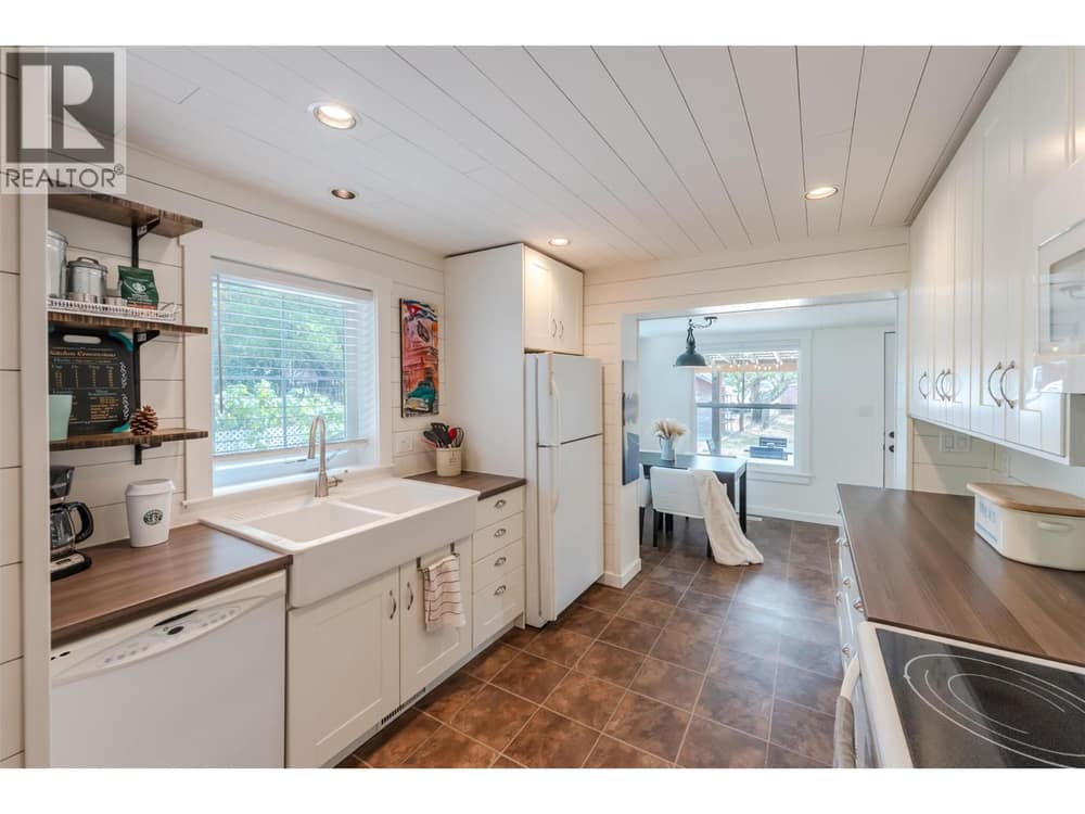 9705 SARGEANT Street, Summerland
