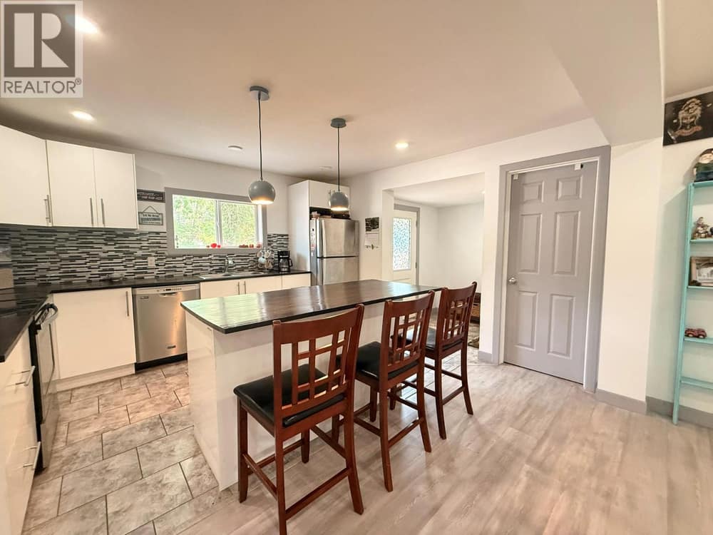 4954 STEVENS Avenue, Canal Flats