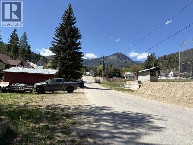1755 Cook Avenue, Rossland