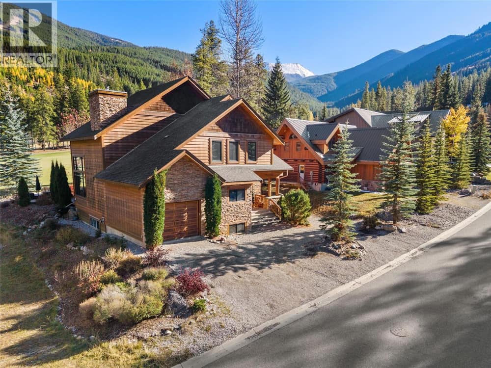 1802 GREYWOLF Drive, Panorama