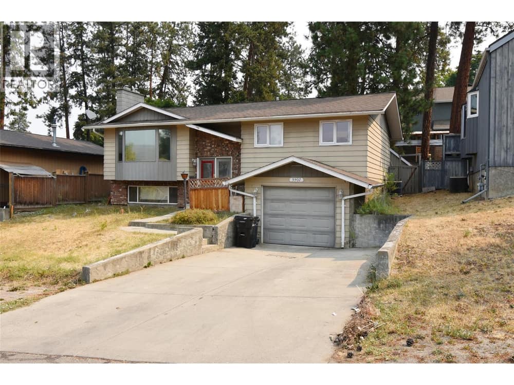 Welcome to 3907 17 St