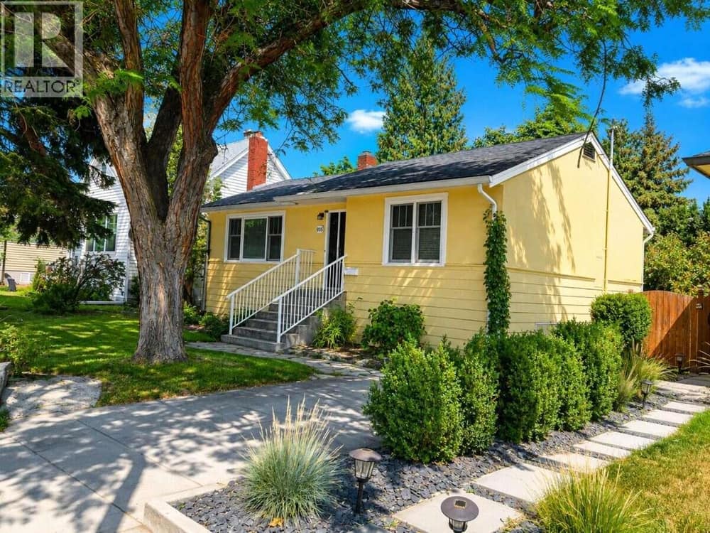 1935 Carruthers Street, Kelowna