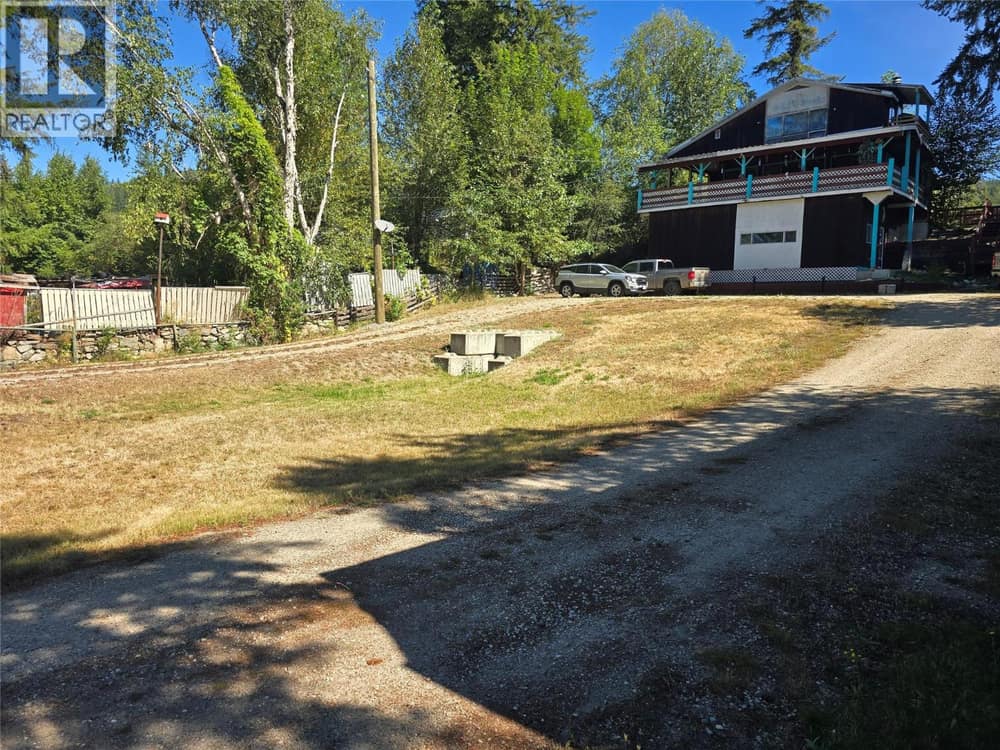 1037 RAFT RIVER Road, Clearwater