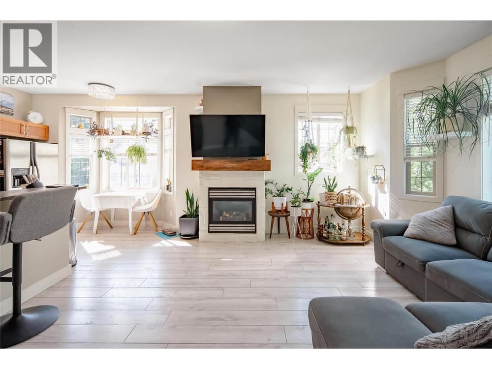 Living room with gas fireplace
