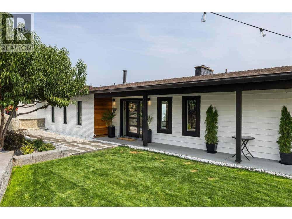 2751 Lakeview Road, West Kelowna