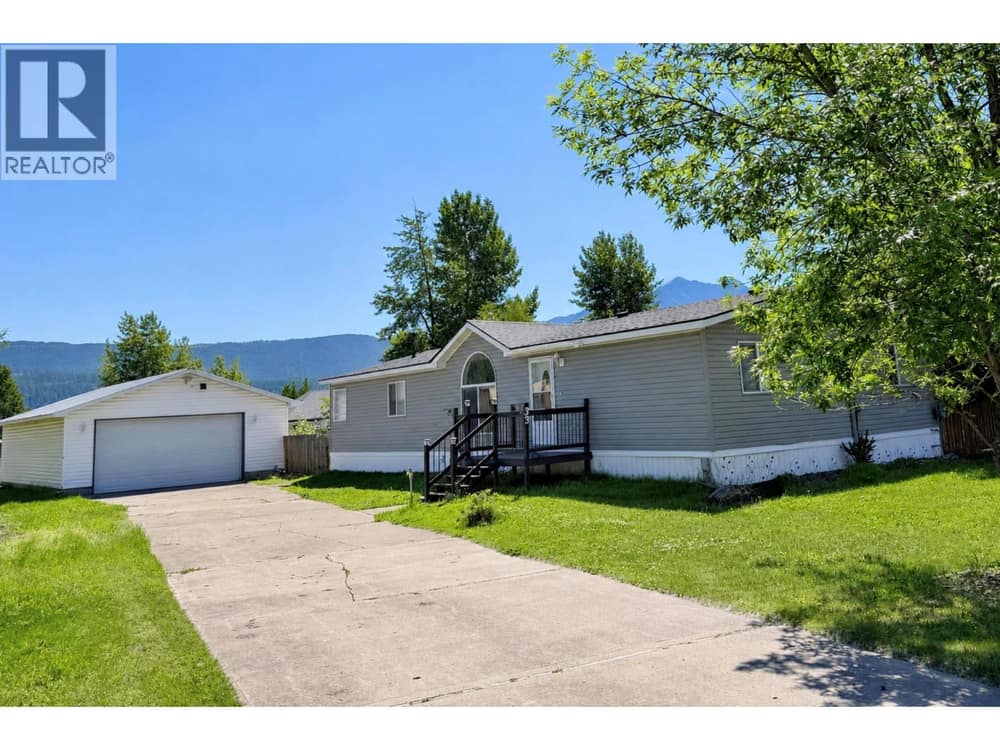 33 Dawson Crescent, Elkford