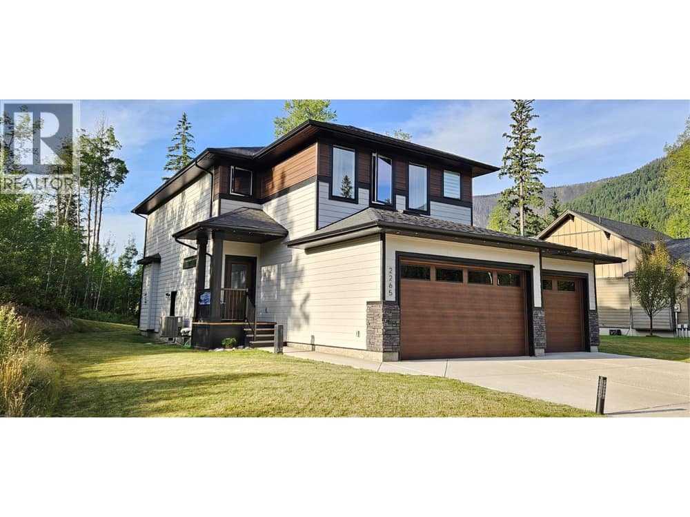 2265 Black Hawk Drive, Sparwood