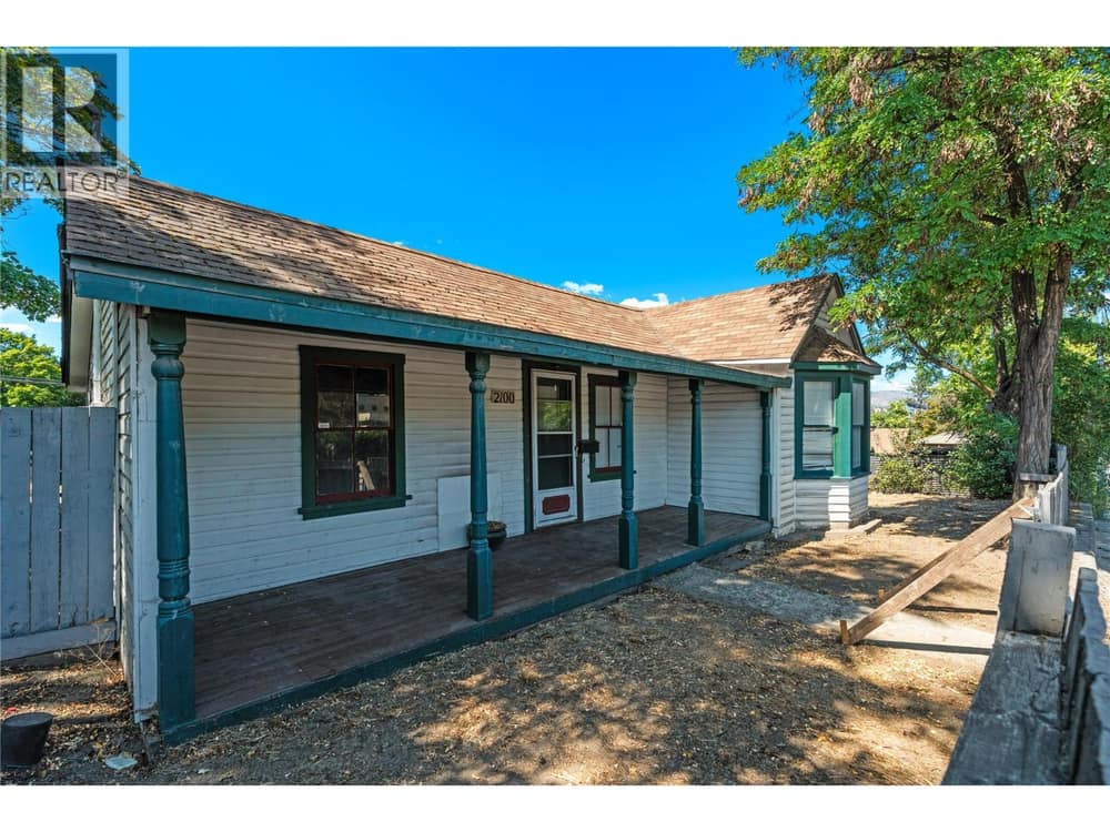 2100 32nd Street, Vernon