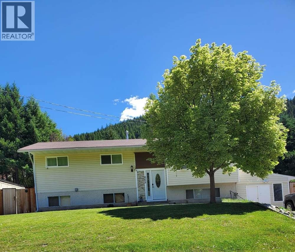 868 North Kimberley Avenue, Greenwood