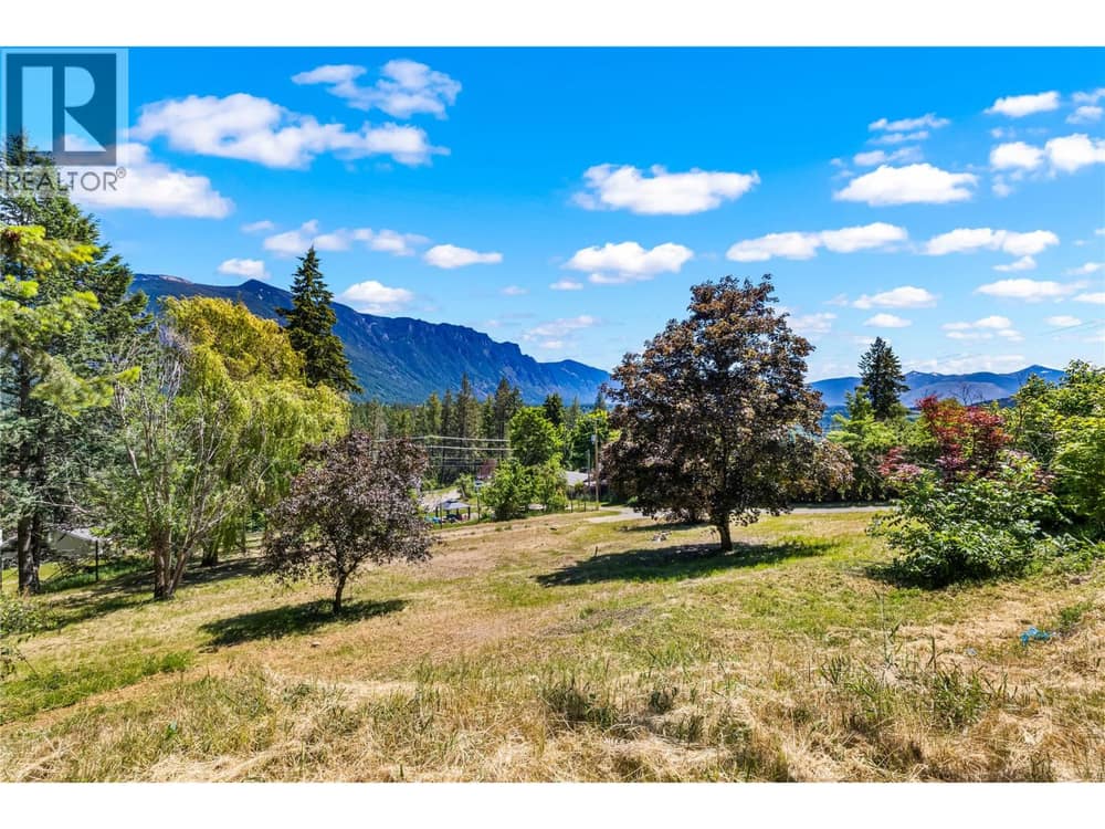3930 3 Highway, Erickson