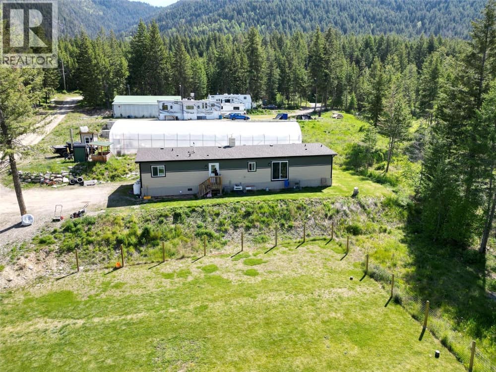 3341 Glengrove Road, Barriere