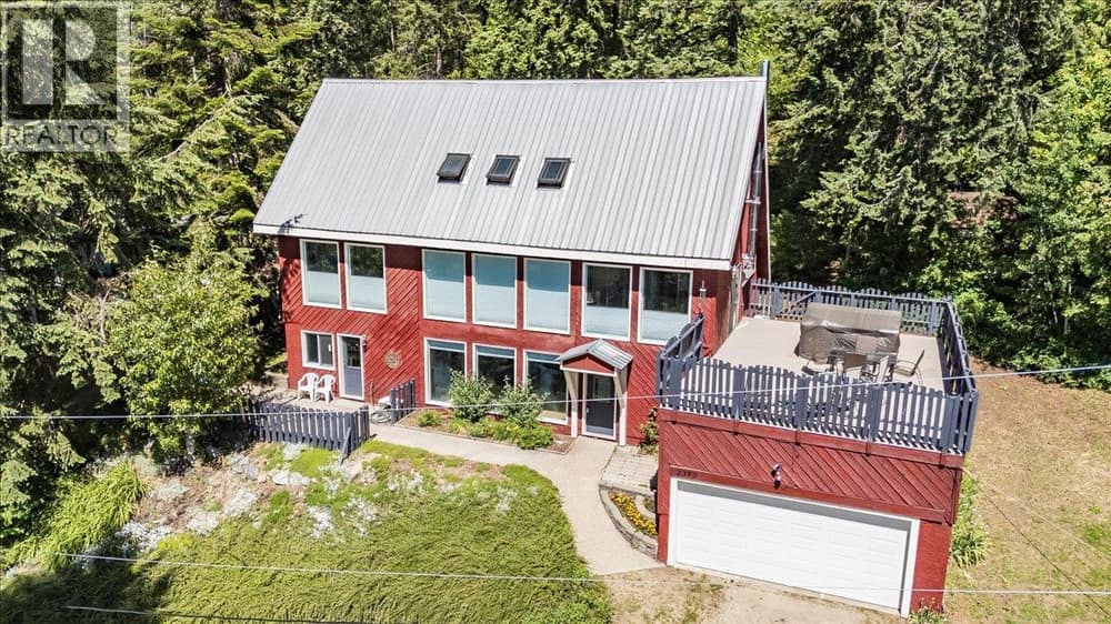 2390 McLeod Avenue, Rossland