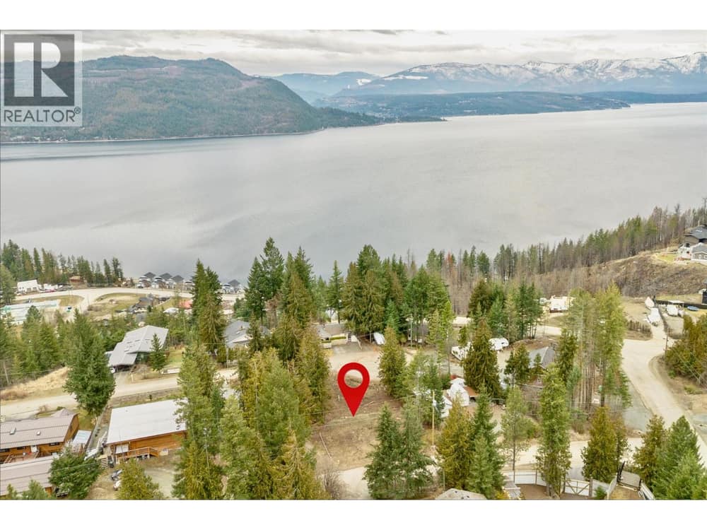 Red pin identifies lot location
