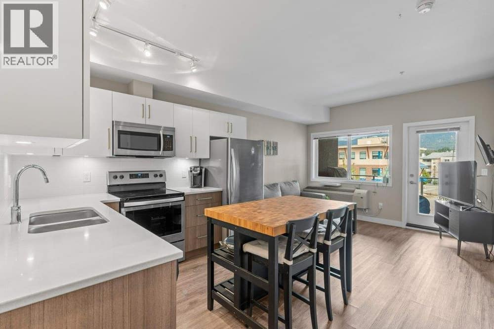 Stainless Steel Appliances, Stone Countertops, Built in 2019